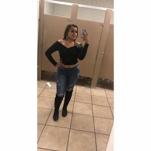 Meet your Posher, Nohemí